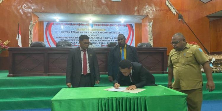 DPR Asmat Resmi Umumkan Ferdinandus Puk dari PDIP Sebagai Calon Ketua Definitif Masa Jabatan 2024-2029