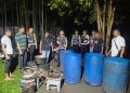 Polres Jayapura Gerebek 3 Sarang Miras Lokal ‘Boplas’, Ratusan Botol dan Alat Produksi Disita!