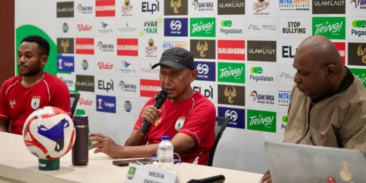 Jelang Laga Kandang, RD Tekankan Konsentrasi dan Ketenangan Pemain Persipura