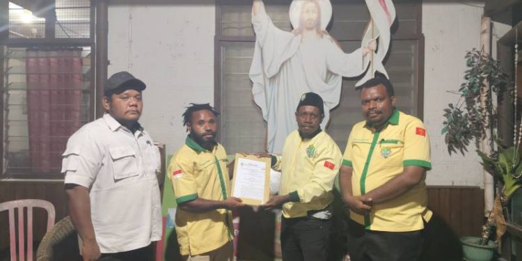 Pengurus Pemuda Katolik Komda Papua Berikan SK Karateker ke 3 Kabupaten, Yewen: Segera Siapkan Mapenta dan Muskomcab