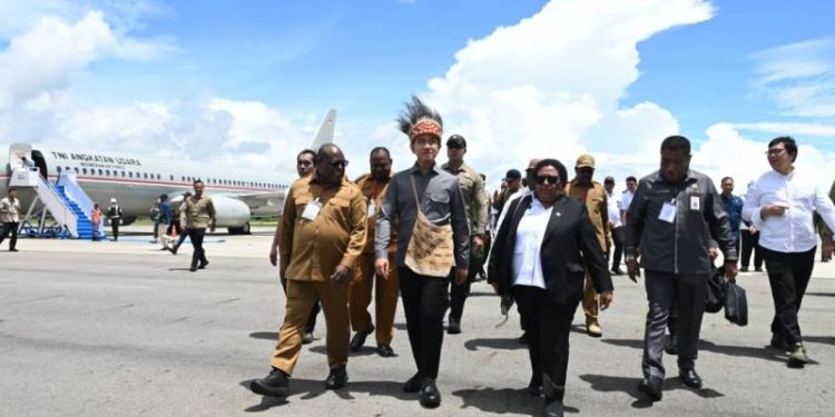 Doa Ribka Haluk di Landasan Bandara Terjawab: Transformasi Bandara Douw Aturure Jadi Simbol Harapan