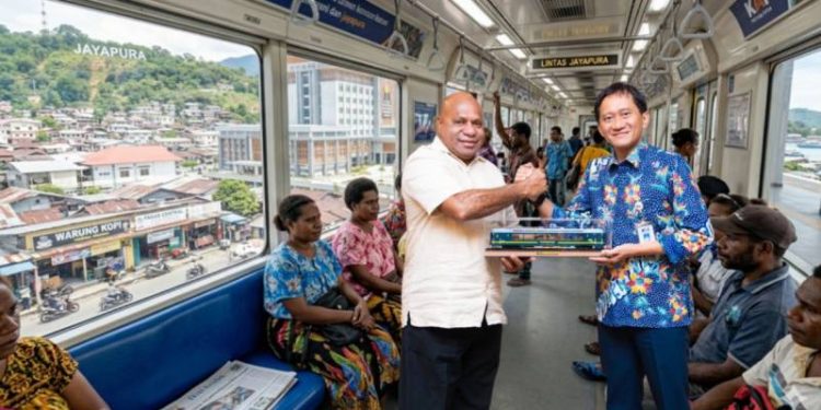 Menjawab Kritik Kereta Api Papua: Jubir Gubernur Tegaskan Pentingnya Keberanian Membangun Konektivitas