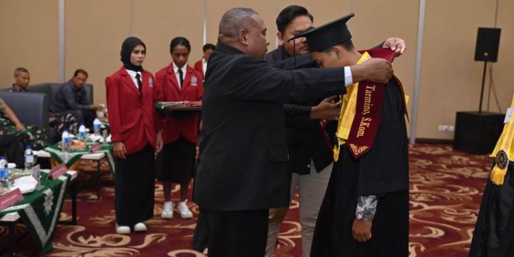 Cetak Sejarah! UM Papua Luluskan Magister Ilmu Komunikasi Pertama di Tanah Papua