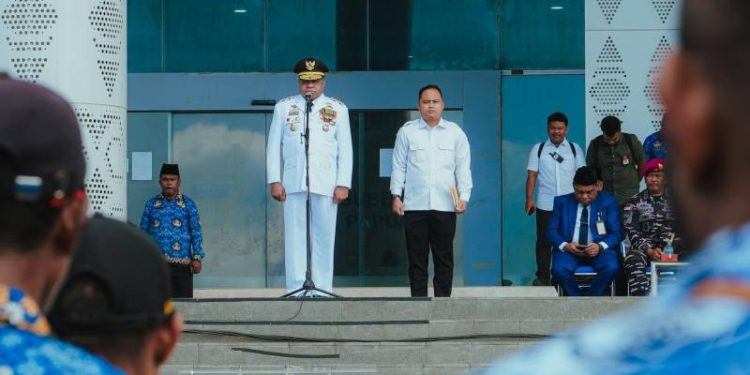 Pimpin Upacara Hari Otda, Ini Pesan Mendagri yang Dibacakan Gubernur Fakhiri